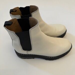 Marc Fisher Padmia White Leather Lug Boot Size 7